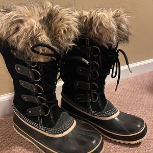 Joan of Arc Sorel winter boots size 9